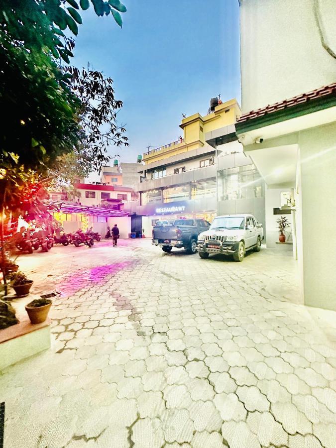 Hotel Airport Deepshree Kathmandu Buitenkant foto